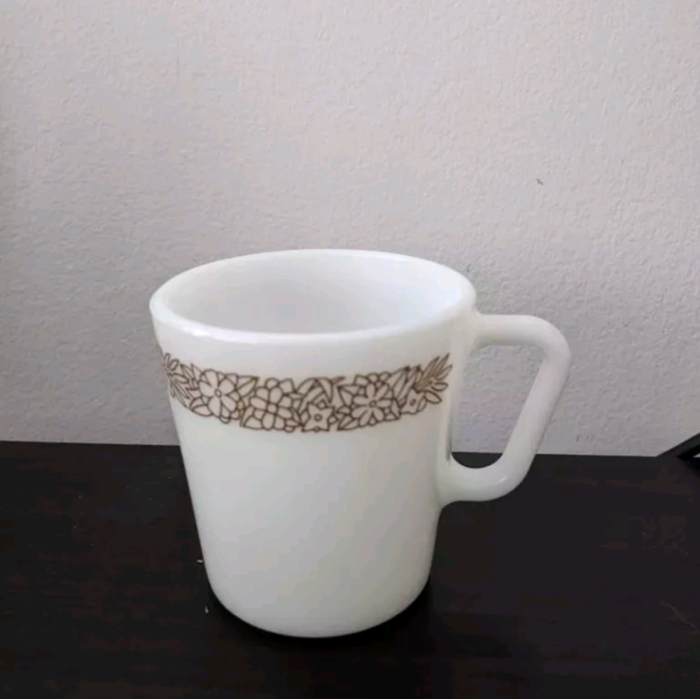 Vintage pyrex mug